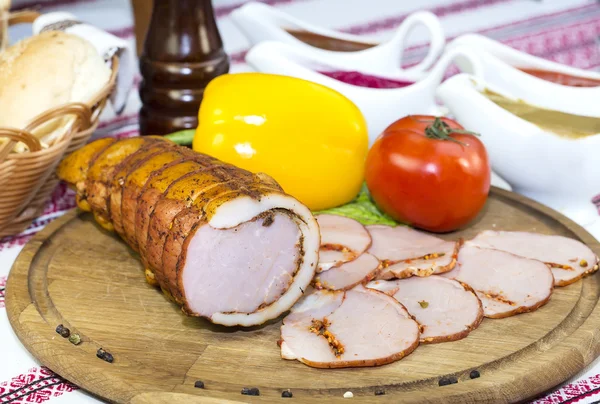 Salsicha em uma madeira — Fotografia de Stock