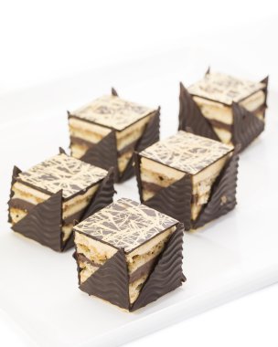 kremalı tatlı ve meyve