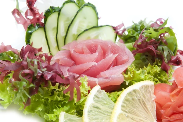 Sashimi cozinha japonesa com legumes e peixe — Fotografia de Stock