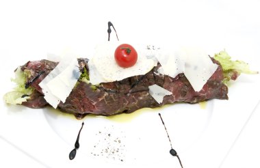 Carpaccio otlar ve peynir ile