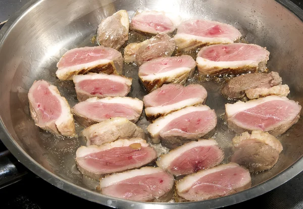 Pan smażone mięso świń — Zdjęcie stockowe