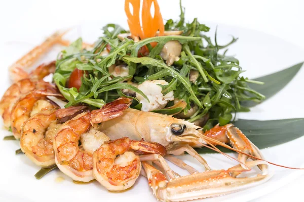 Shrimp salad greens vegetables and crayfish — Stock Photo, Image