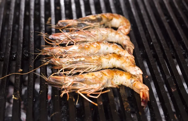 Garnelen auf dem Grill — Stockfoto