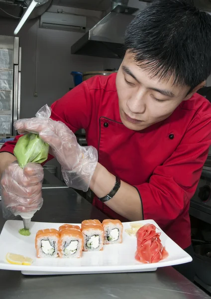 Japon Şef yemek hazırlama — Stok fotoğraf