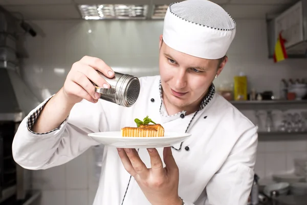 Chef preparing food — Stock Photo, Image