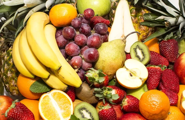 Frutas frescas ramo de bayas, plátano —  Fotos de Stock