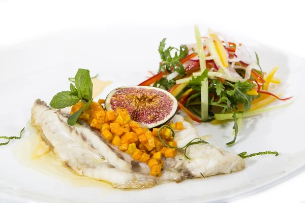 Baked fish with salad — Stock Photo, Image