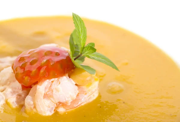 Soupe de citrouille aux crevettes et tomates — Photo