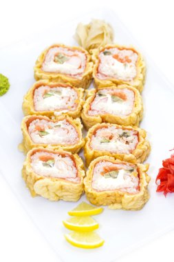 Japon suşi pirinç ve balık