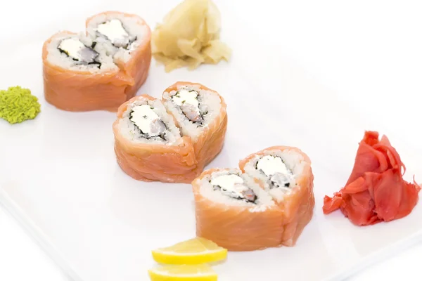 Sushi japonais au poisson et riz — Photo