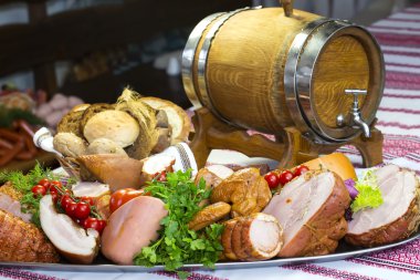 Masanın üzerinde füme et