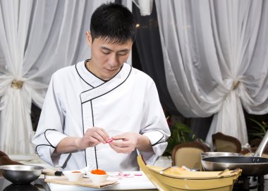 Japon Şef yemek hazırlama