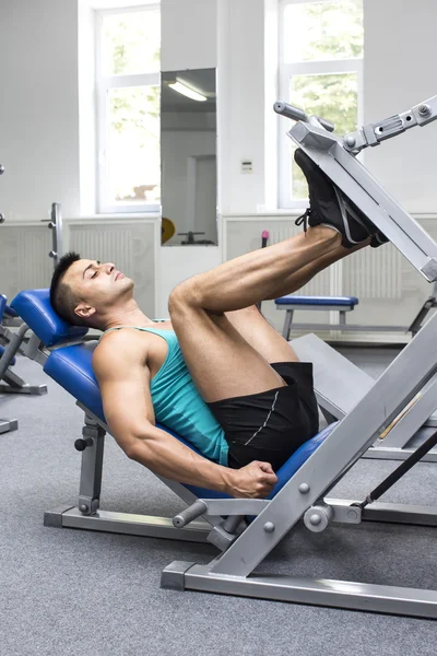 Young man training — Stock Photo, Image