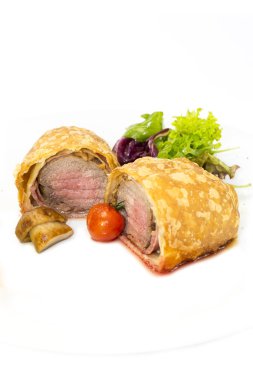Beef in pastry with salad