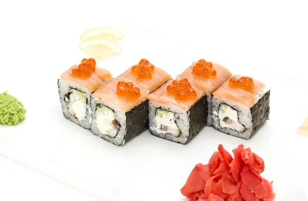 Japońskie sushi, ryby i owoce morza — Zdjęcie stockowe