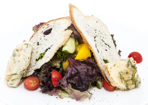 Salada de queijo de carne e verduras — Fotografia de Stock
