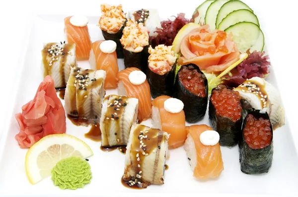 Sushi giapponese pesce e frutti di mare — Foto Stock