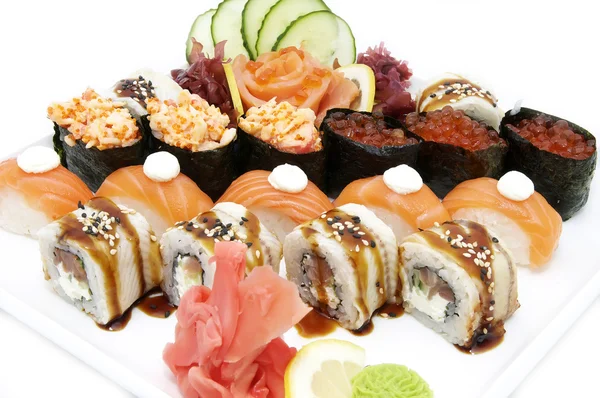 Japanse sushi vis en zeevruchten — Stockfoto