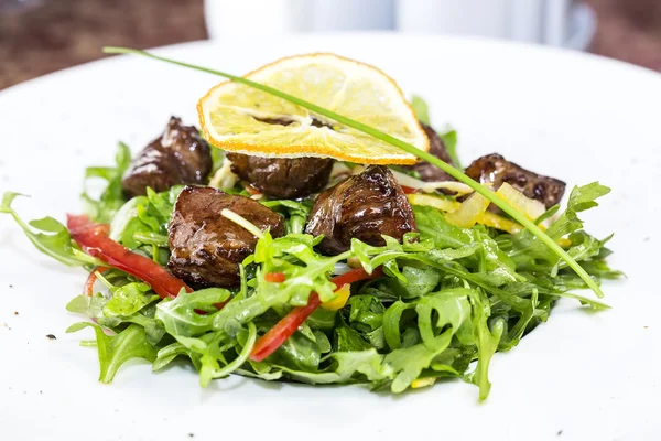 Kanin lever sallad med rucola — Stockfoto