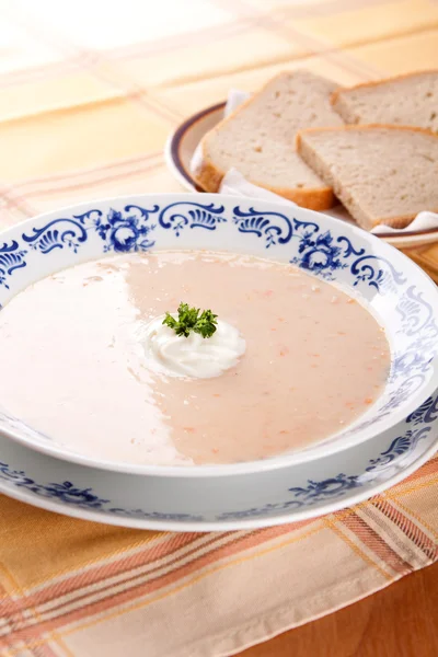 Sopa de feijão com legumes e pão — Fotografia de Stock
