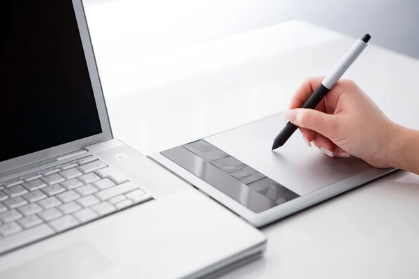 Graphic designer working on digital tablet — Stock Photo, Image