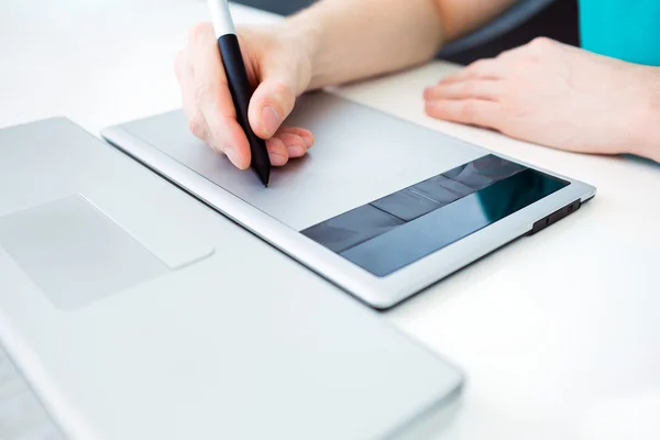 Graphic designer working on digital tablet — Stock Photo, Image