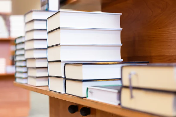 Bücherstapel — Stockfoto