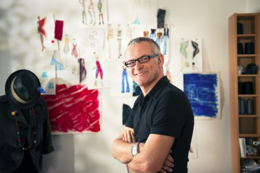 Moda Tasarımcısı çalışma mutlu bir adam portresi