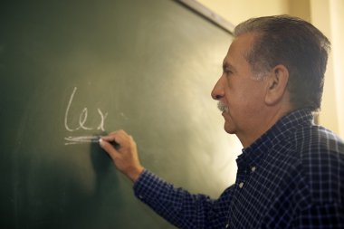ve eğitim, colle içinde yazı tahtası üzerinde yazılı hukuk öğretmeni