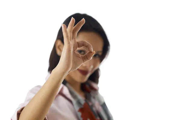 Portrait of asian woman showing ok sign at camera — Stock Photo, Image