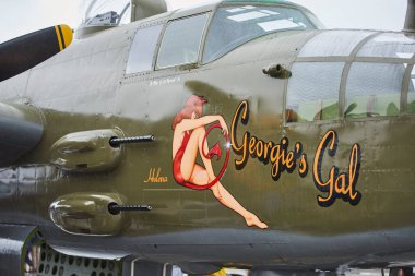 Cleveland Hava Gösterisi. Eylül 2022. Dünya Savaşı B-25 Mitchell bombardıman uçağı gövdesi çıkartması