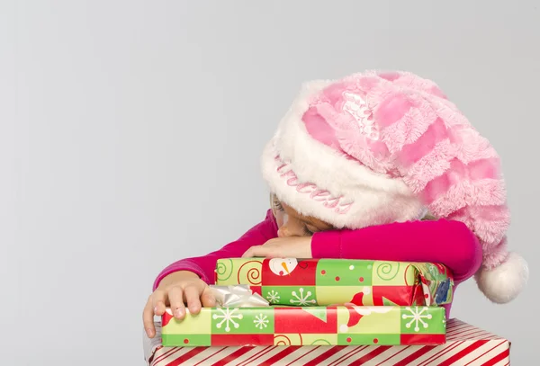 Niño con regalos — Foto de Stock