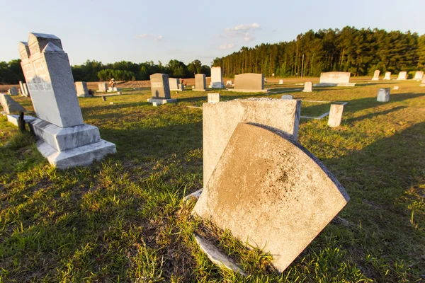 Tombstones At Dusk — Stock Photo, Image