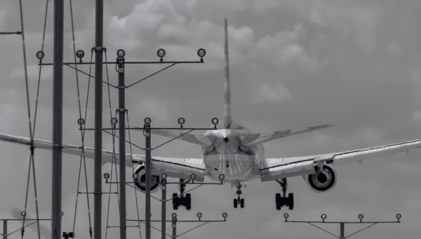 航空機の着陸 — ストック写真