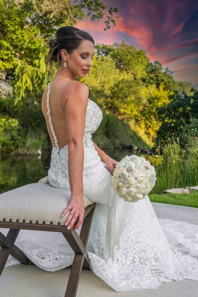 Gorgeous Brunette Bride Poses Her Wedding Dress Big Day — Stock Photo, Image
