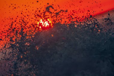 Baja California 'daki Pasifik Okyanusu' ndan güneş doğuyor.