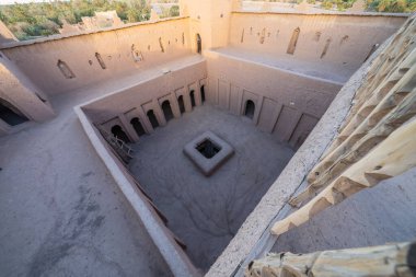 Kasbah Amridil, Fas 'ın Skoura vahasındaki tarihi bir kaledir. Fas 'ta türünün en etkileyici kasbanları arasında kabul edilir ve daha önce Fas 50 dirhem banknotunda yer almıştır.