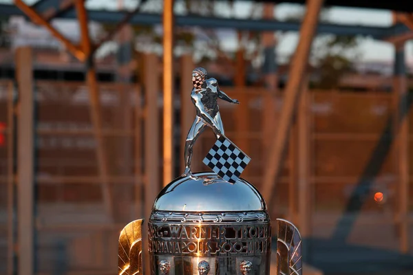 Borg Warner Trophy Ligt Voor Indianapolis Motor Speedway Voor Indianapolis — Stockfoto