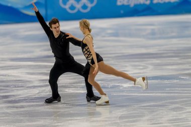 12 Şubat 2022 - Pekin, Hebei, CHN: Finlands Juulia TURKKILA ve Mathias VERSLUIS Pekin, Hebei, Çin 'de düzenlenen 2022 Kış Olimpiyatları sırasında başkentteki Capital Indoor Stadyumu' nda düzenlenen Artistik Buz Pateni Dans Ritm Dans Yarışması 'nda yarışıyorlar..