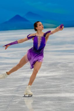 Kamila VALIEVA (ROC), Pekin, Hebei, Çin 'de düzenlenen 2022 Kış Olimpiyatları sırasında Capital Indoor Stadyumu' nda düzenlenen Bayanlar Artistik Patinaj Tekli Patinaj Kısa Programı yarışmasında performans sergilemiştir..
