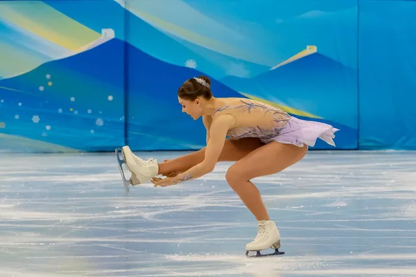 河北省北京で開催された2022年北京冬季オリンピックにおいて 北京の首都屋内競技場で開催された女性フィギュアスケートシングル ショート プログラム コンペティションにおいて Jenni Saarinen Fin がパフォーマンスを行います — ストック写真