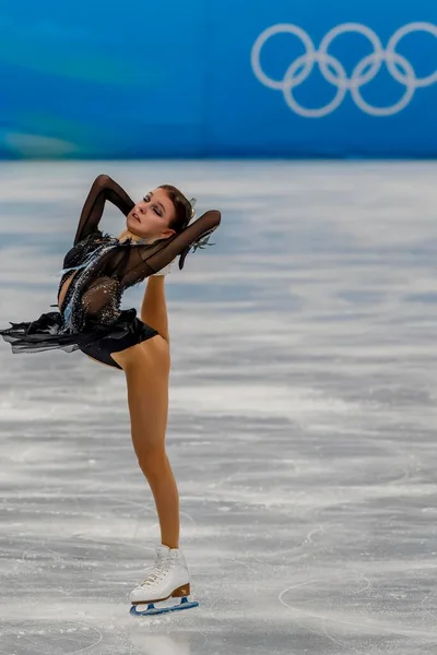 河北省北京で開催された2022年北京冬季オリンピック期間中 首都屋内競技場で開催された女性フィギュアスケートシングルショートプログラム競技会にアンナShcherakova Roc が出演 — ストック写真