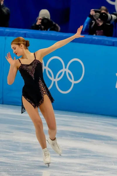 Alexia Paganini Sui 베이징 올림픽 2022 올림픽 경기장에서 스케이팅 프로그램 — 스톡 사진