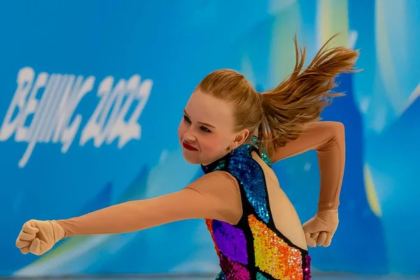 在2022年北京冬奥会期间 Eva Lotta Kiibus Est 参加了在首都体育馆举行的女子花样滑冰短跑比赛 — 图库照片