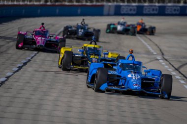 Barcelona, İspanya 'dan ALEX PALOU (10), FT. Worth Texas' taki Texas Motor Yarış Pisti 'nde XPEL 375' in son antrenmanı sırasında arabasını ön cepheye getirdi..