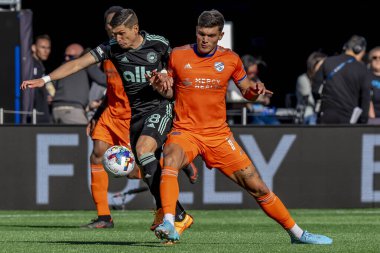 Carrizal, Kosta Rika 'dan Charlotte FC Defender JOSEPH MORA, Kuzey Carolina, ABD' deki Bank of America Stadyumu 'nda FC Cincinnati' ye karşı oynuyor..  