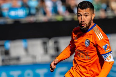 Arjantinli FC Cincinnati Orta saha oyuncusu LUCIANO ACOSTA, Charlotte, Kuzey Carolina 'daki Bank of America Stadyumu' nda The Charlotte FC 'ye karşı oynuyor. Charlotte FC düzenlemelerde konuk FC Cincinnati 'yi 2-0 yendi..