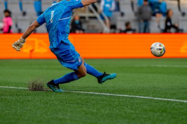 FC Cincinnati kalecisi ALEC KANN, Charlotte, Kuzey Carolina 'daki Bank of America Stadyumu' nda The Charlotte FC 'ye karşı oynuyor. Charlotte FC düzenlemelerde konuk FC Cincinnati 'yi 2-0 yendi..