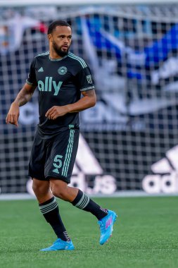 Charlotte FC Defender ANTON WALKES, Kuzey Carolina 'daki Bank of America Stadyumu' nda FC Cincinnati 'ye karşı oynuyor. Charlotte FC düzenlemelerde konuk FC Cincinnati 'yi 2-0 yendi..