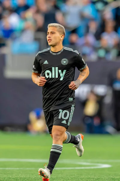 Charlotte FC Forward CRISTIAN ORTIZ Rosario, Arjantin takımlarından Charlotte, Kuzey Carolina 'daki Bank of America Stadyumu' nda FC Cincinnati 'ye karşı oynuyor. Charlotte FC düzenlemelerde konuk FC Cincinnati 'yi 2-0 yendi..